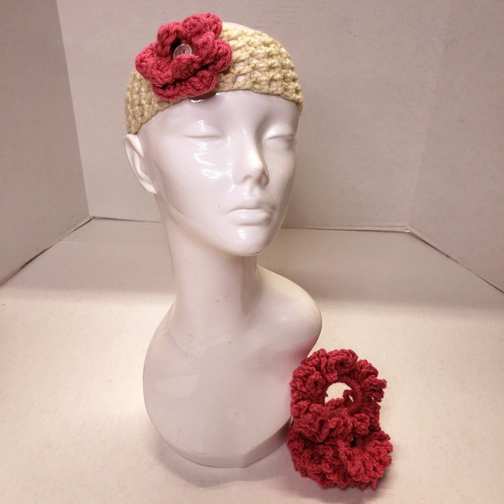 Woman's Handmade Crochet 2 Scrunchies and Flower Headband Pink & Beige NEW